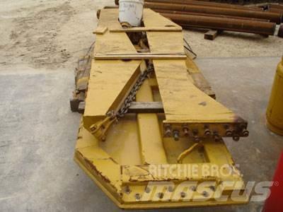 CAT 740 Tailgate Drugi deli
