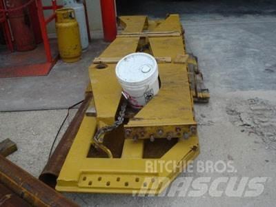 CAT 740 Tailgate Drugi deli
