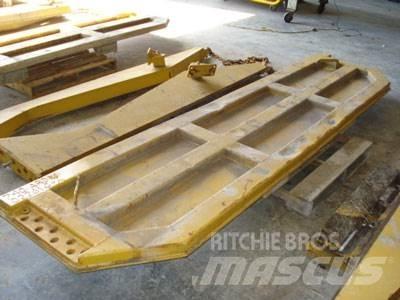 CAT 740 Tailgate Drugi deli
