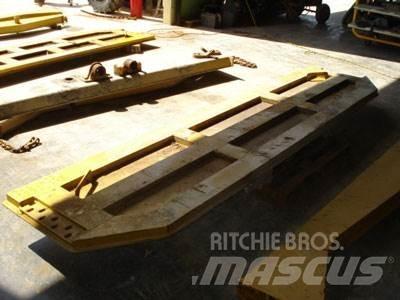 CAT 740 Tailgate Drugi deli