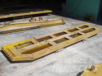 CAT 740 Tailgate Drugi deli