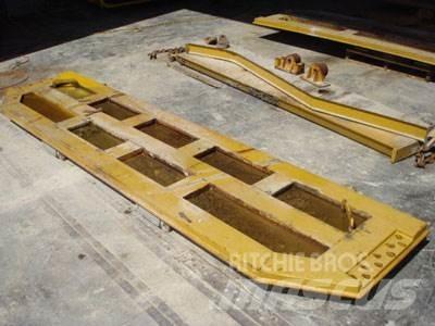 CAT 740 Tailgate Drugi deli