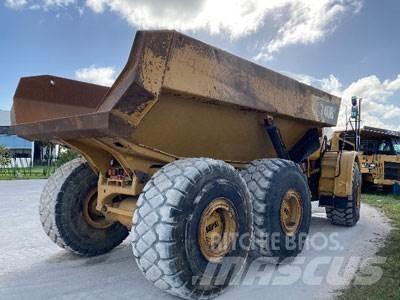 CAT 740B Zglobni demperji