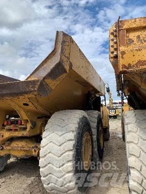 CAT 740B Zglobni demperji