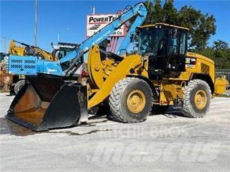 CAT 938M Kolesni nakladalci