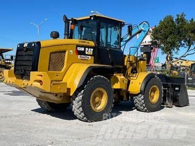 CAT 938M Kolesni nakladalci