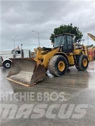CAT 966M Kolesni nakladalci