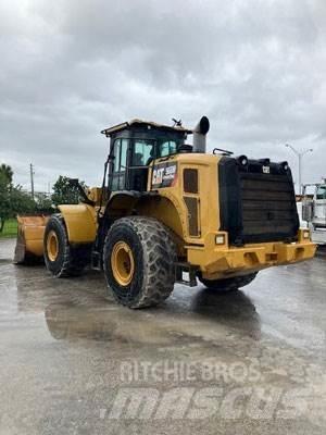 CAT 966M Kolesni nakladalci