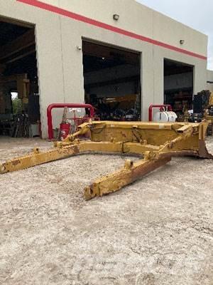 CAT D8T Angle Blade Drugi deli