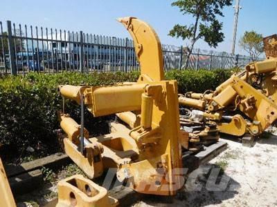 CAT D8T Ripper, S/S Drugi deli