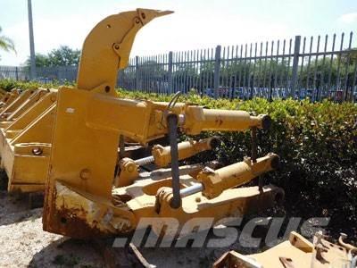 CAT D8T Ripper, S/S Drugi deli