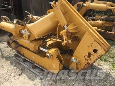 CAT D8T Ripper, S/S Drugi deli