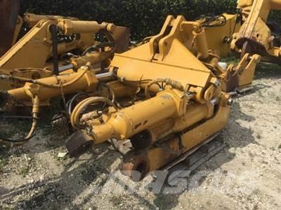CAT D8T Ripper, S/S Drugi deli