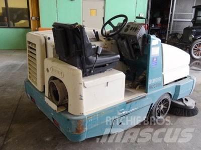 Tennant 6600LP Cestni pometači