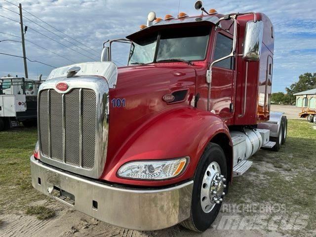 Peterbilt 384 Vlačilci