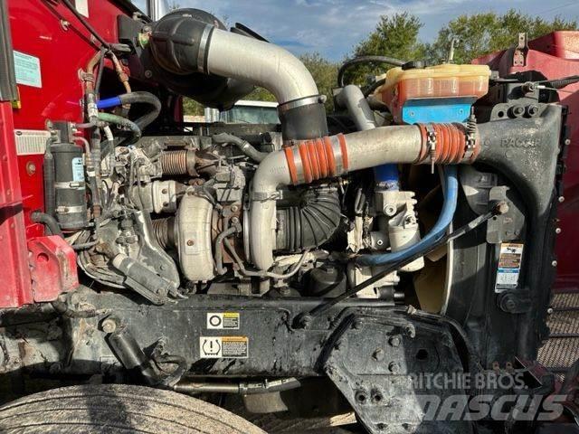 Peterbilt 384 Vlačilci