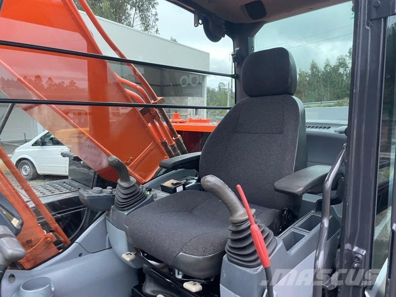 Hitachi ZX210 Bagri goseničarji