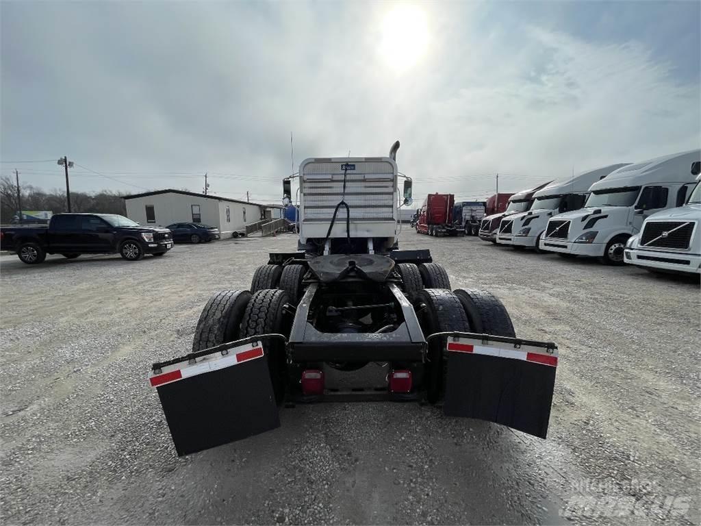 Mack CXU613 Vlačilci