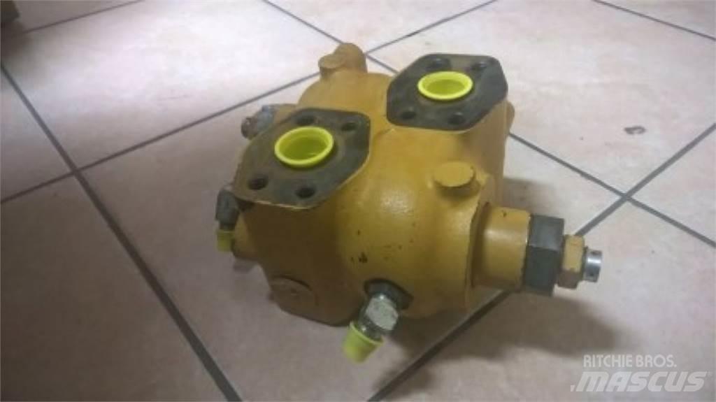 CAT 231D Drugo