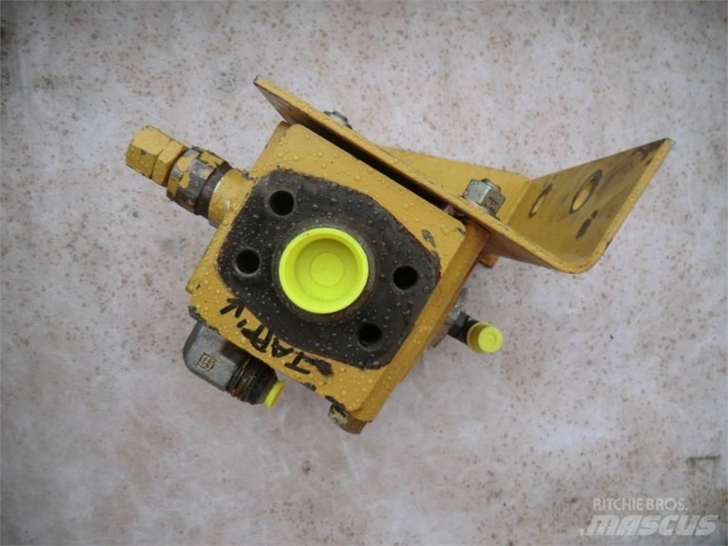 CAT 231D Drugo