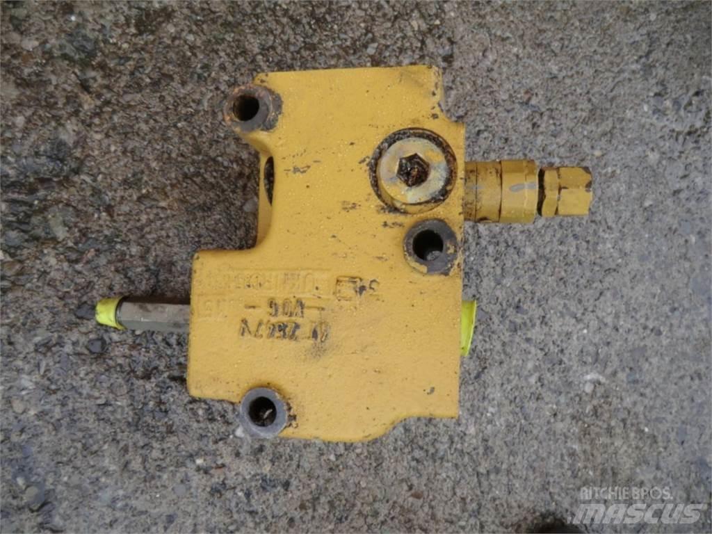 CAT 231D Drugo