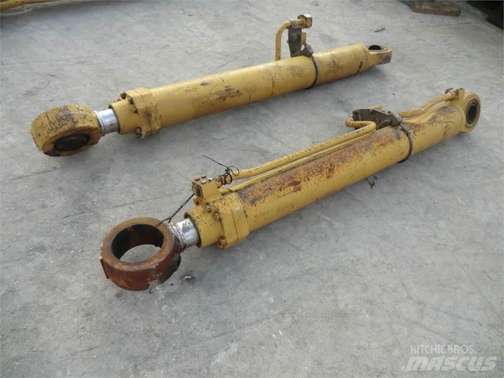 CAT 231D Drugo