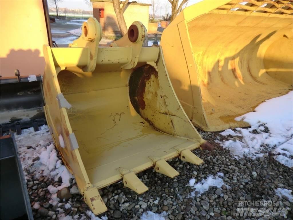 CAT 322D Drugo