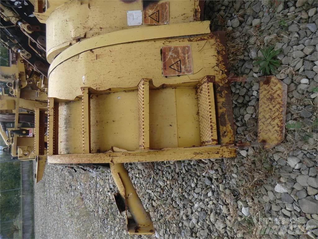CAT 323D Podvozje in vzmetenje