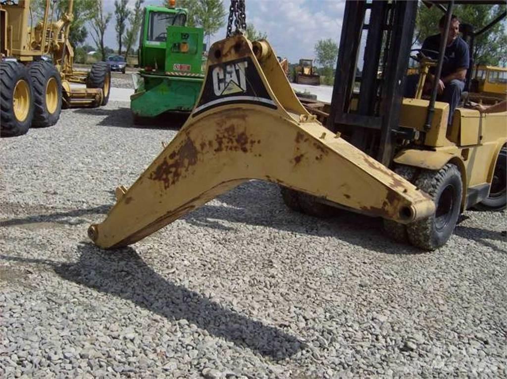 CAT 438C Podvozje in vzmetenje