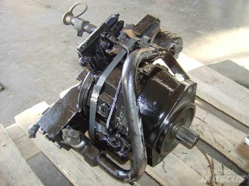 CAT 438C Drugo