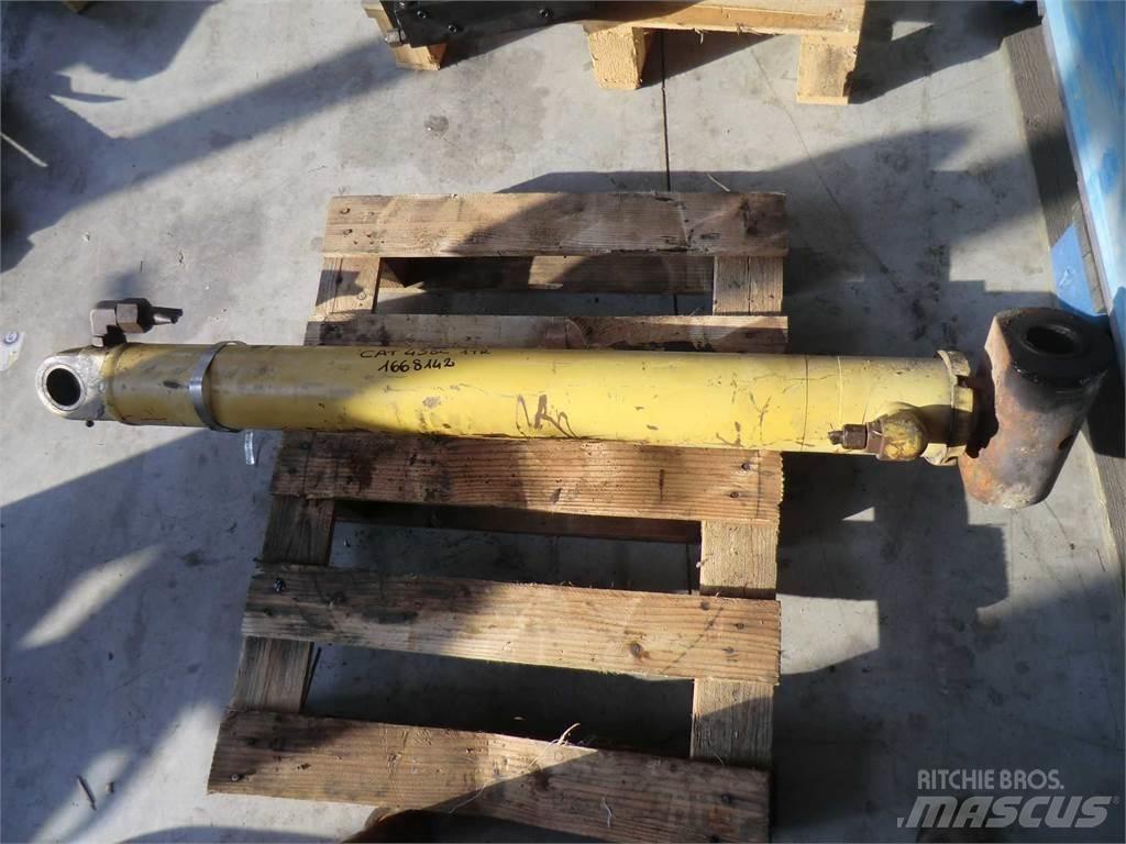 CAT 438C Drugo