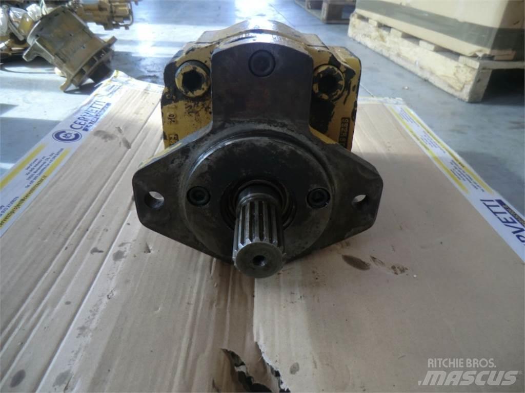 CAT 735 Drugo