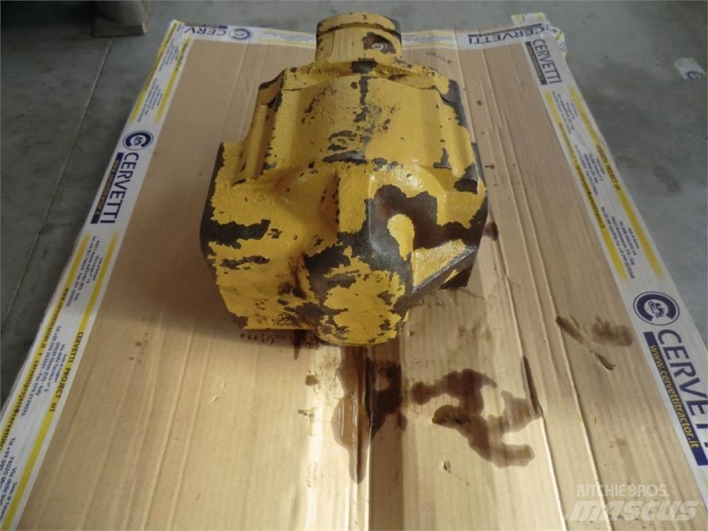 CAT 735 Drugo