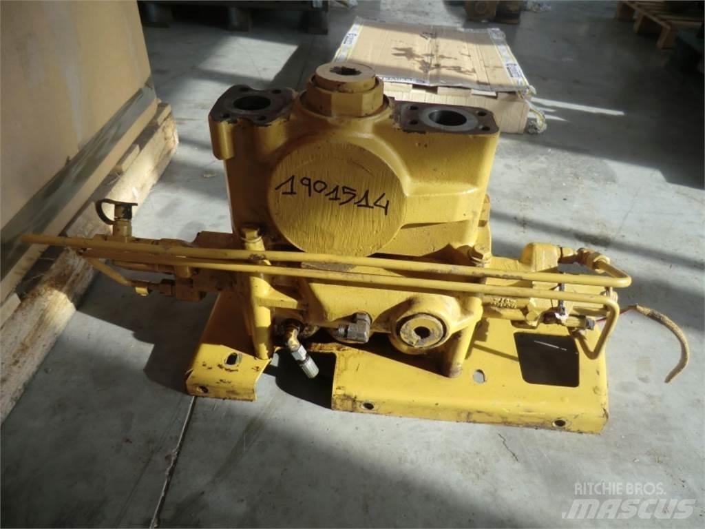 CAT 735 Drugo