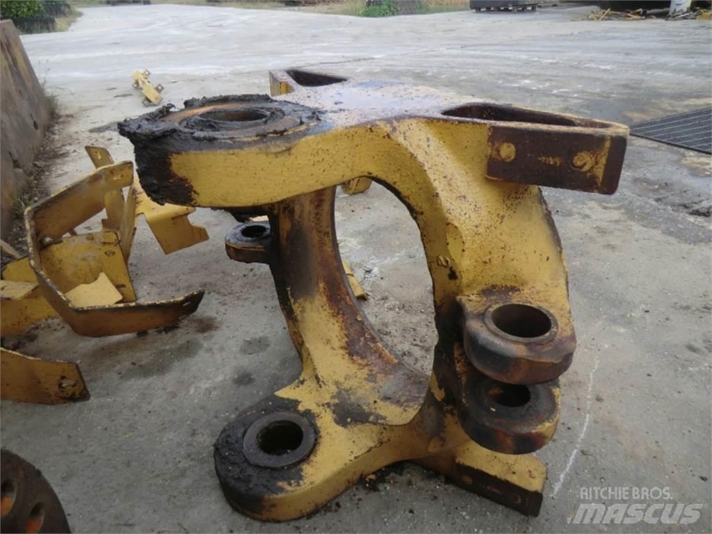 CAT 735 Podvozje in vzmetenje