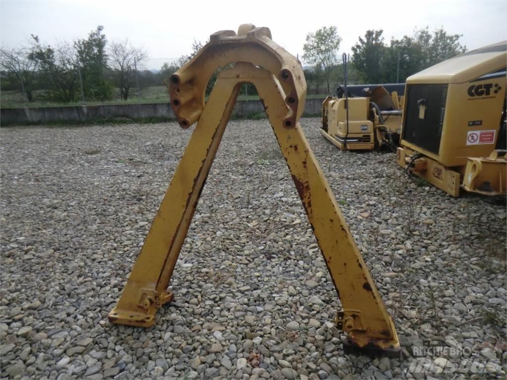CAT 735 Podvozje in vzmetenje