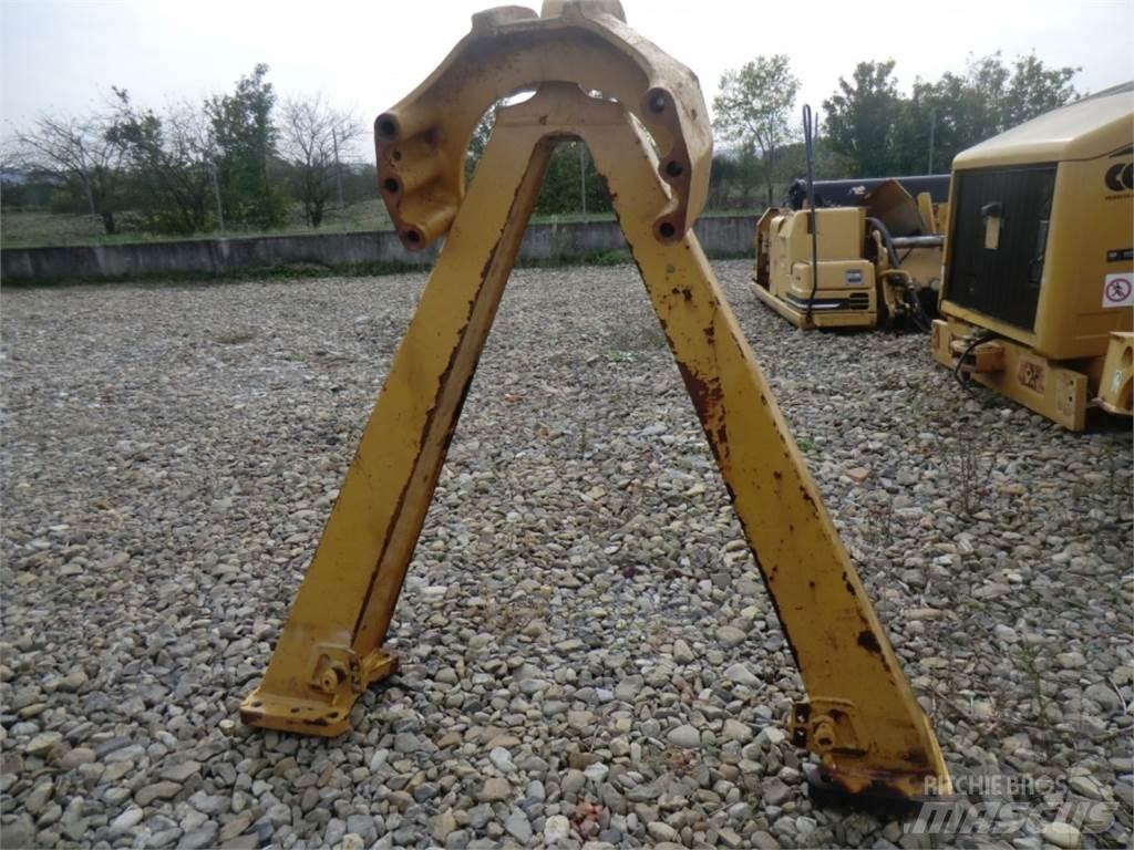 CAT 735 Podvozje in vzmetenje