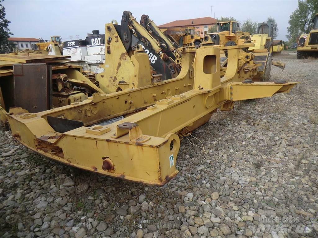 CAT 735 Podvozje in vzmetenje