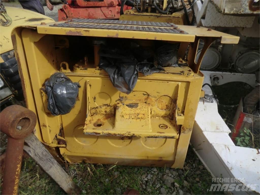 CAT 735 Podvozje in vzmetenje