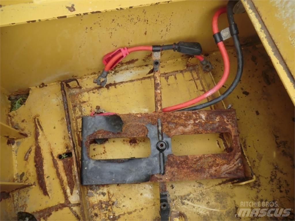CAT 735 Podvozje in vzmetenje