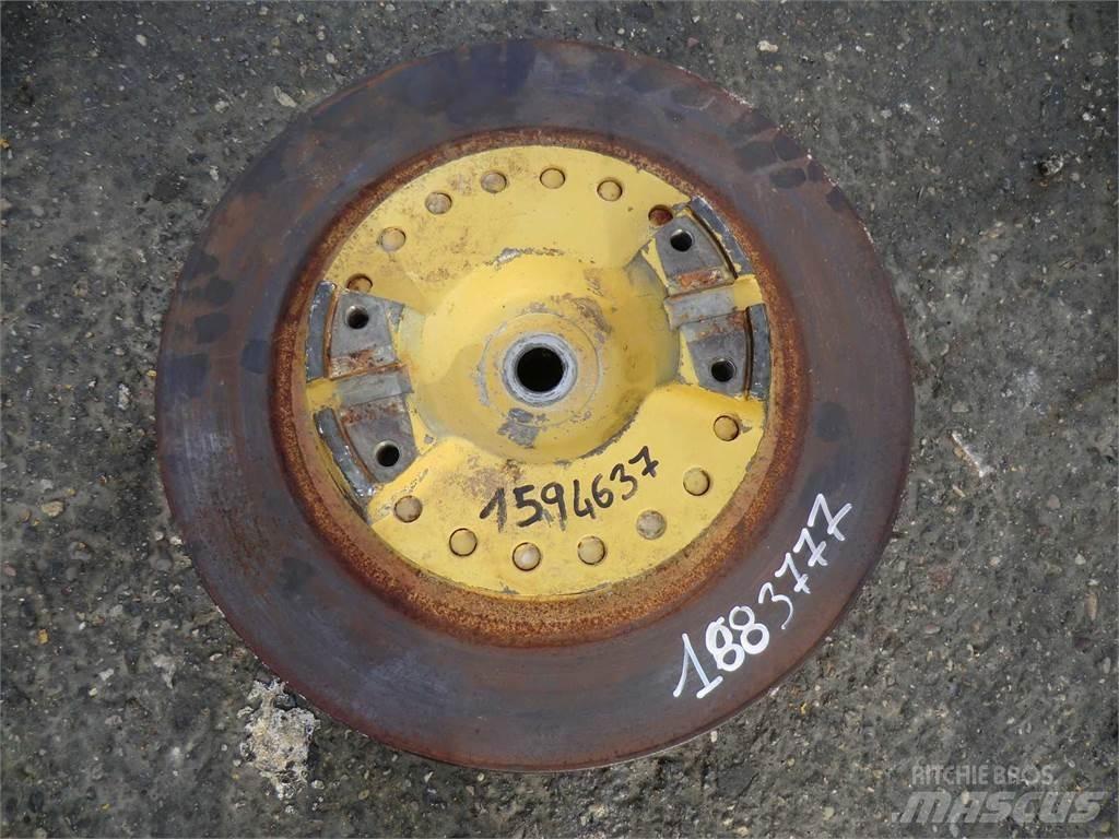 CAT 735 Drugo