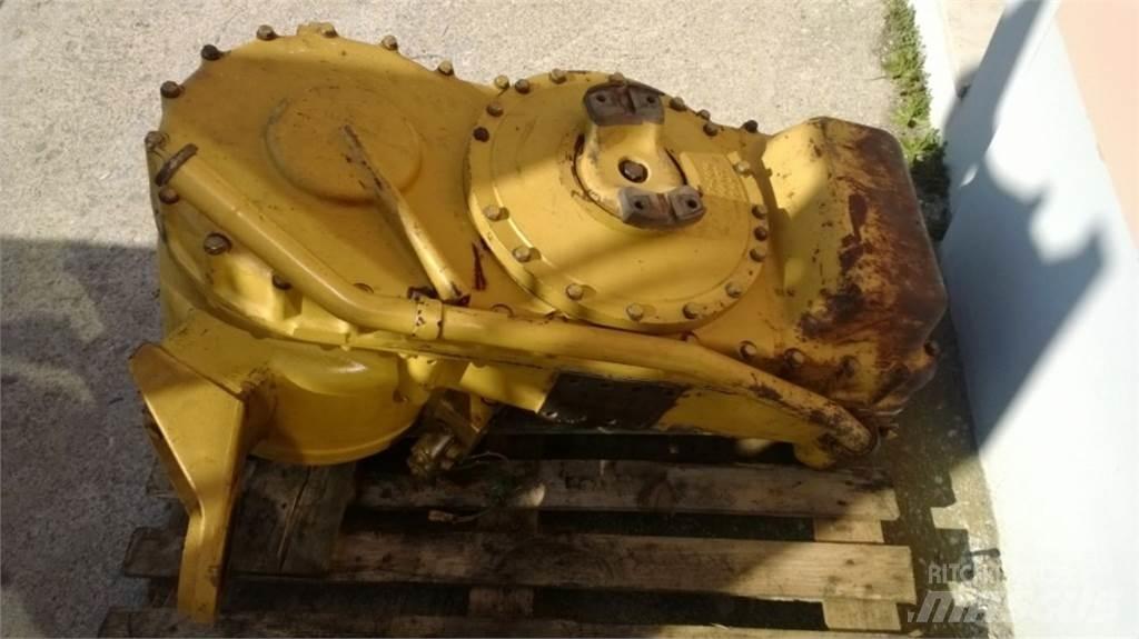 CAT 735 Drugo
