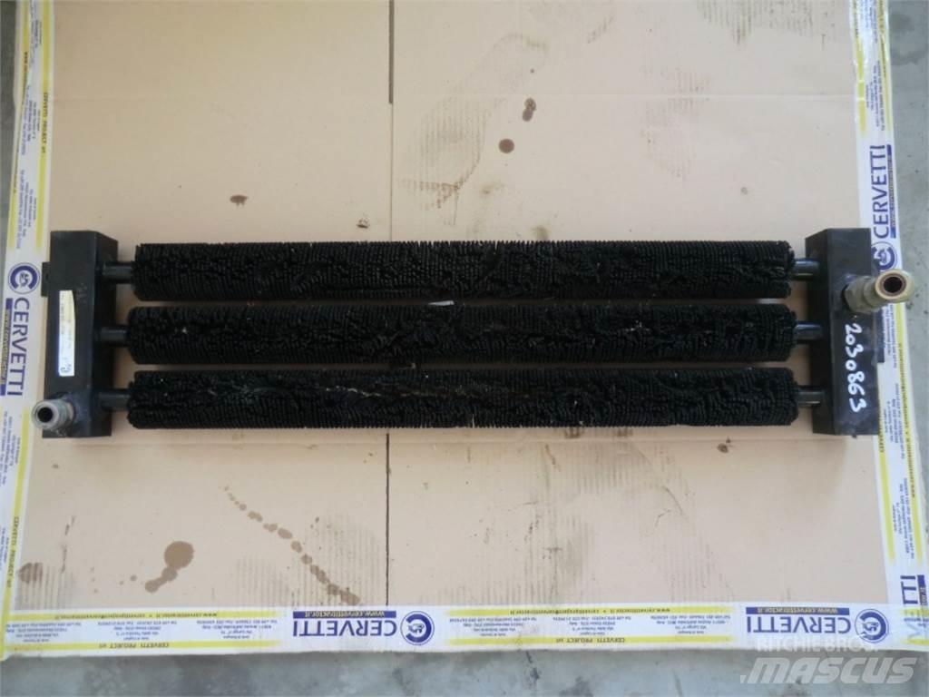 CAT 735 Drugo