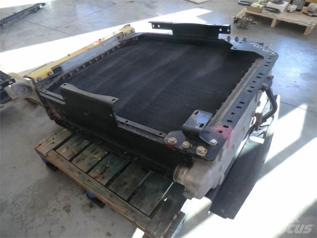 CAT 735 Drugo