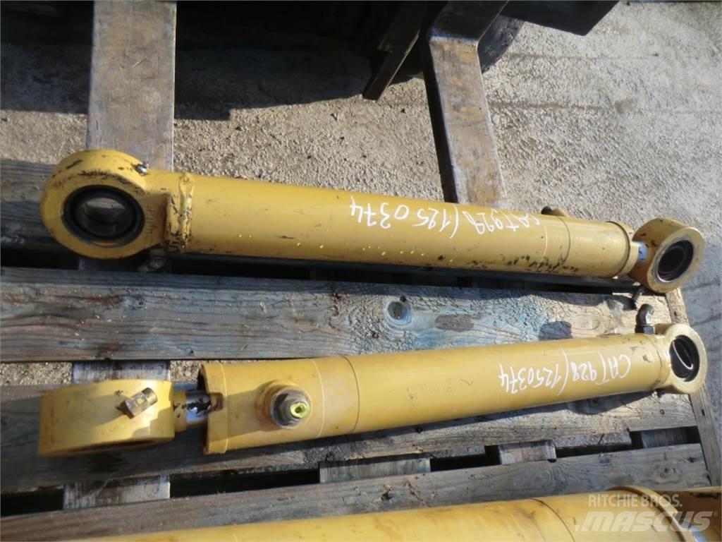 CAT 928G Drugo