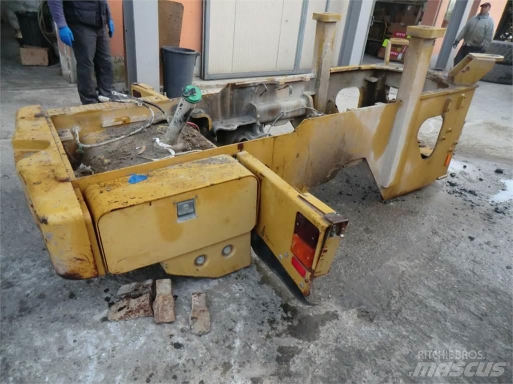 CAT 928G Podvozje in vzmetenje