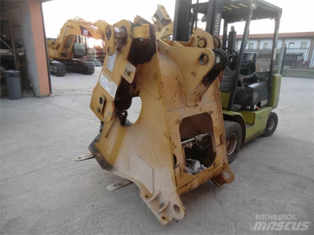 CAT 928G Podvozje in vzmetenje