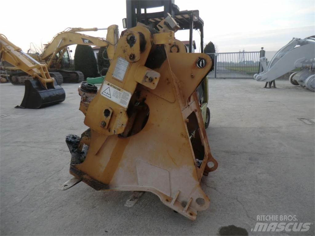 CAT 928G Podvozje in vzmetenje