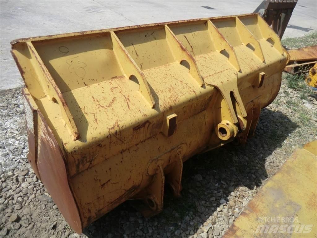 CAT 943 Drugo