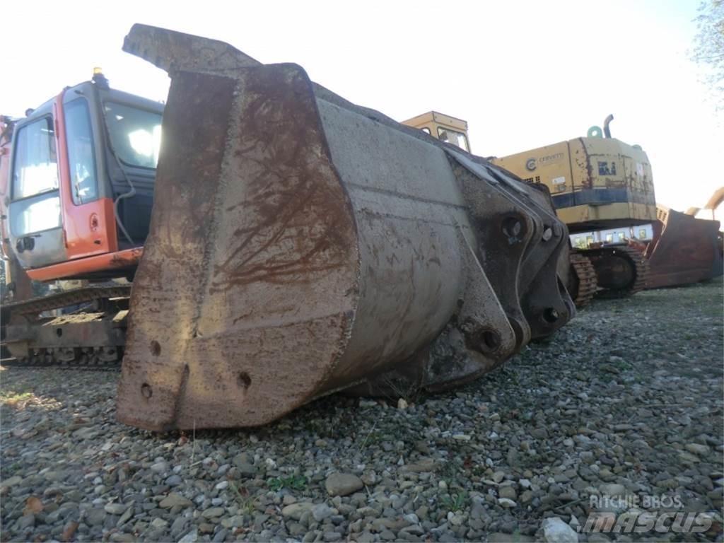 CAT 943 Drugo